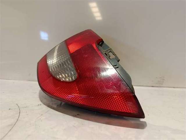 7700428052 RENAULT Piloto trasero interior izquierdo  comprar en Jaén