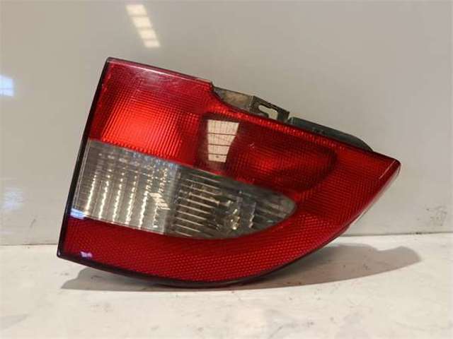 7700428052 Piloto trasero interior izquierdo  en stock Sabadell