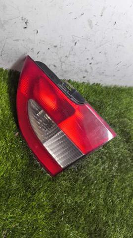 RENAULT 7700428053 Piloto trasero interior derecho comprar Barcelona