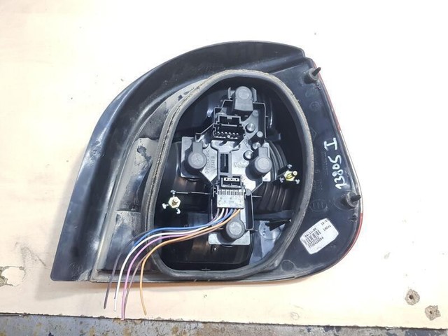 7700428054 RENAULT Piloto trasero izquierdo  comprar en Oviedo