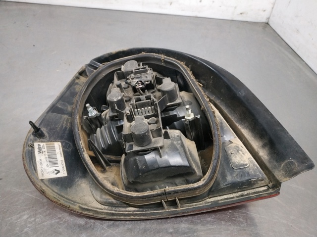 7700428055 RENAULT Piloto trasero derecho  en stock Gandía