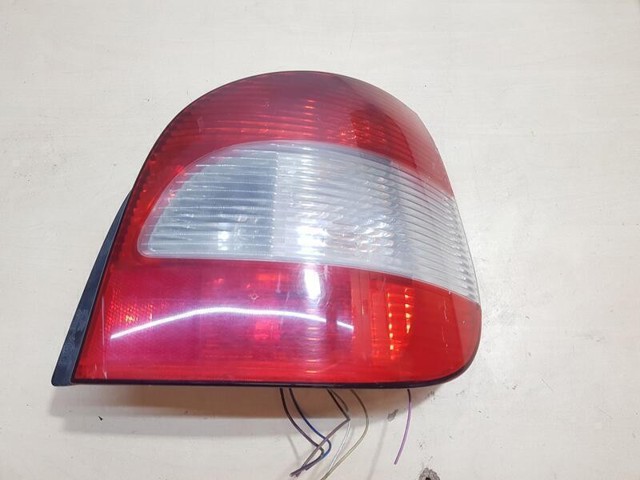7700428055 Piloto trasero derecho  en stock Sabadell