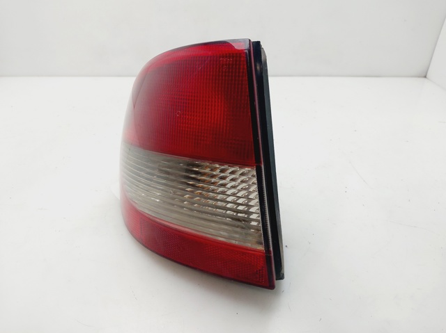 7700428058 RENAULT Piloto trasero exterior izquierdo  en stock Huelva