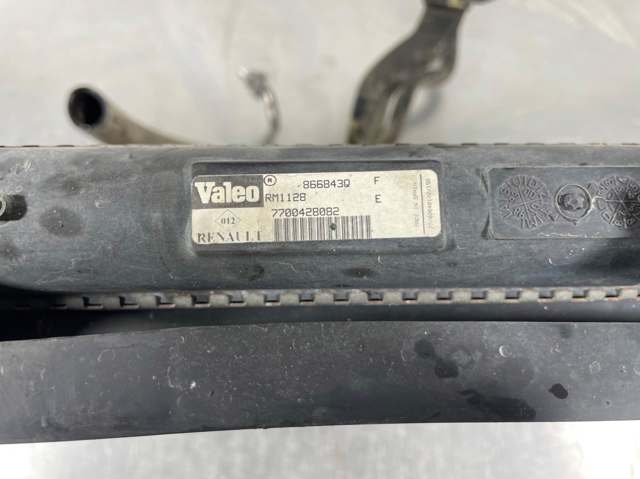 RENAULT 7700428082 Radiador de refrigeración del motor  disponible Lugo