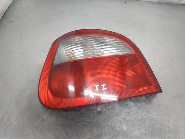 RENAULT 7700428320 Piloto trasero izquierdo  disponible Valladolid