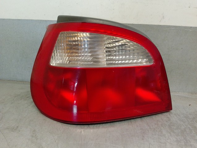 RENAULT 7700428320 Piloto trasero izquierdo  comprar en Albacete