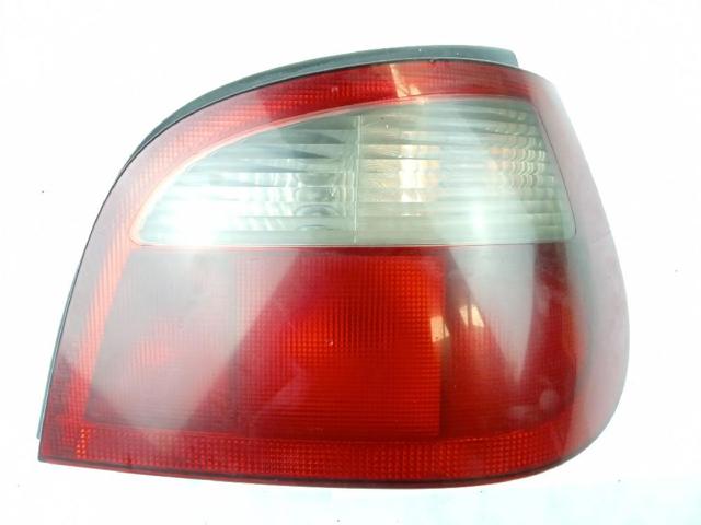 RENAULT 7700428321 Piloto trasero derecho  comprar en Murcia