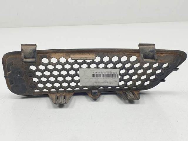 7700428467 RENAULT Rejilla derecha del radiador  disponible Alicante