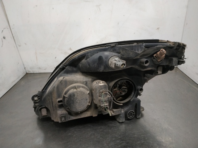 RENAULT 7700432097 Faro derecho  disponible España
