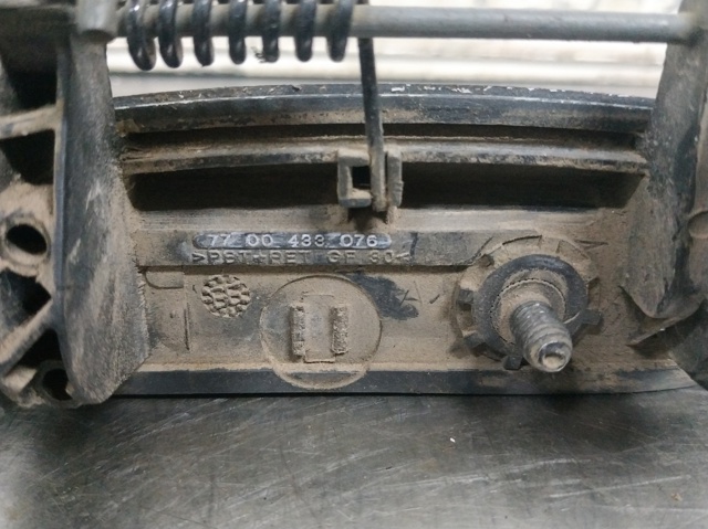 7700433076 Manija exterior derecha delantera/trasera de puerta comprar Sevilla