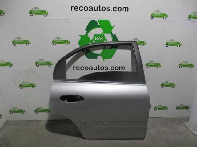 Puerta trasera derecha 770043C020 Hyundai/Kia