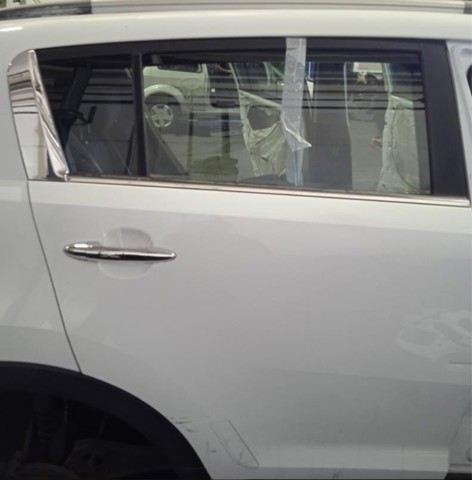 770043W000 HYUNDAI Puerta trasera derecha comprar Alcalá