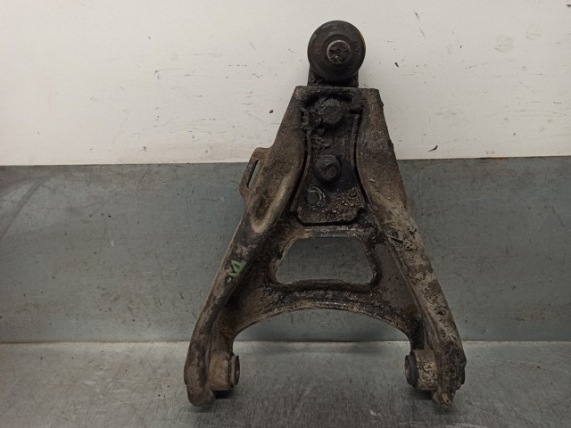 Brazo inferior izquierdo de la suspensión delantera 7700783455 RENAULT