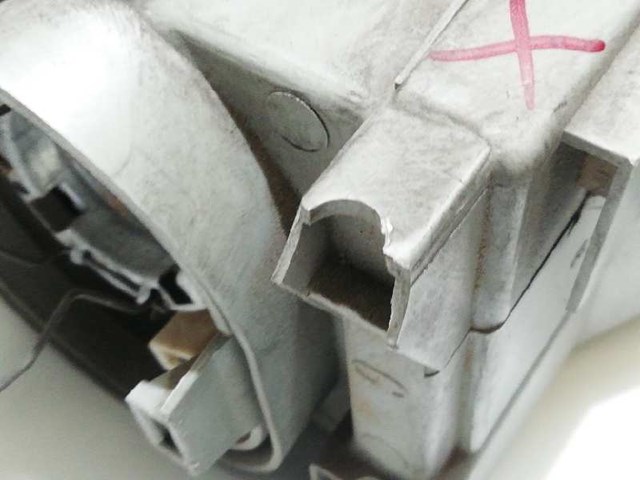 7700796425 RENAULT Faro izquierdo  disponible Alicante