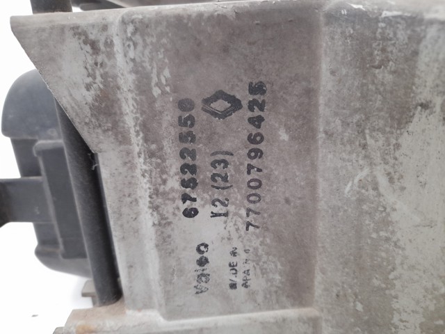 7700796425 Faro izquierdo  comprar en Pontevedra