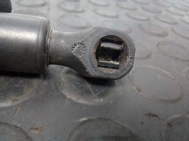 RENAULT 7700815135 Amortiguador maletero comprar Barcelona