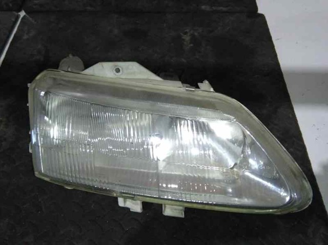 7700820119 RENAULT Faro derecho  comprar en Oviedo