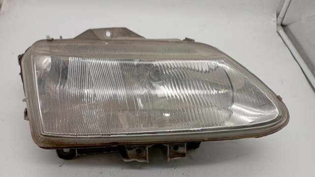 Faro delantero derecho 7700820123 RENAULT