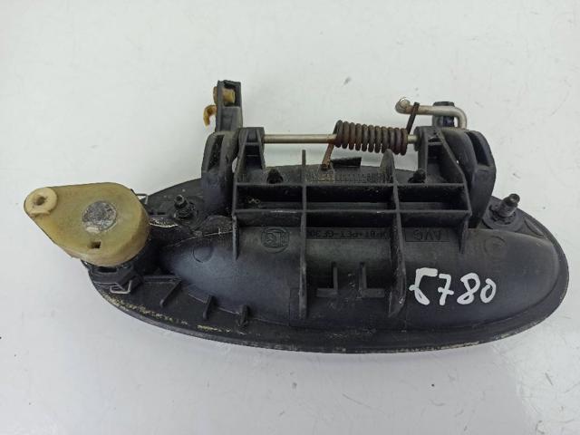 7700821373 Manija exterior izquierda de puerta delantera  disponible Utrera