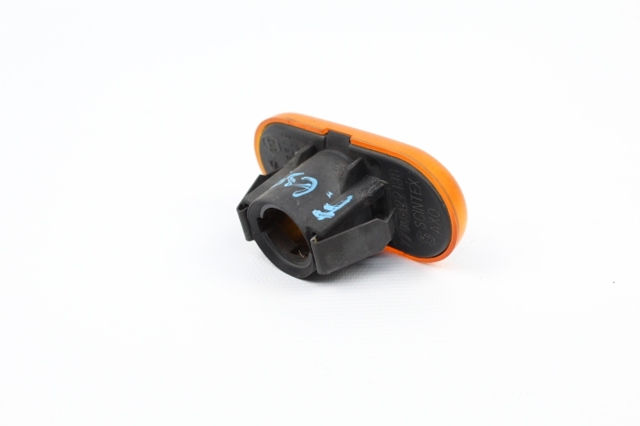 RENAULT 7700822136 Luz intermitente de guardabarros  en stock Terrassa