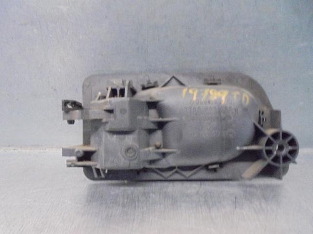 7700823285 RENAULT Manija interior de puerta delantera derecha  en stock Huelva