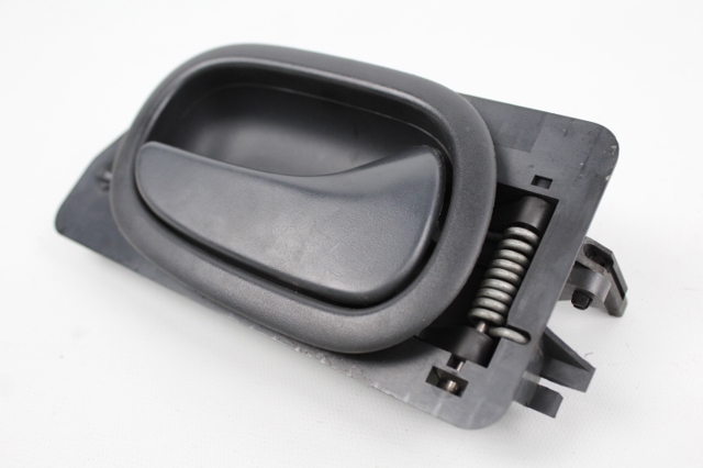7700823285 Manija interior de puerta delantera derecha  en stock Castellón