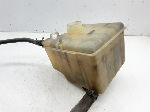 RENAULT 7700823704 Depósito de expansión del sistema de refrigeración  disponible España