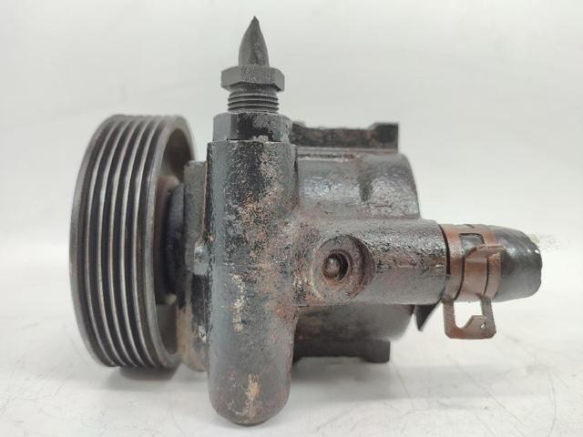 Bomba de dirección asistida  7700823735 RENAULT