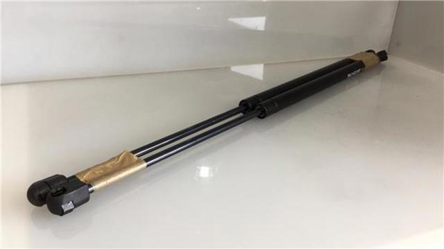 7700828454 RENAULT Amortiguador maletero comprar Madrid
