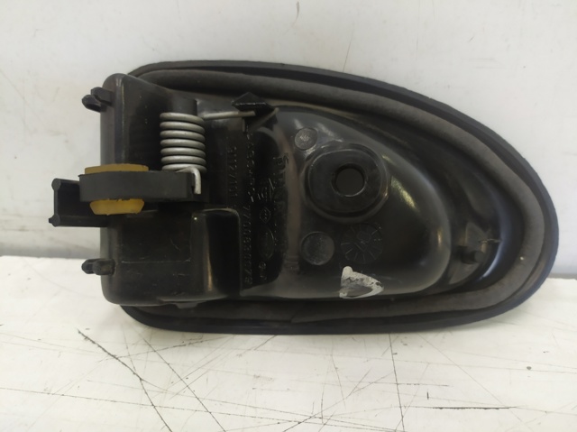 7700830079 NISSAN Manija interior derecha delantera/trasera de puerta  comprar en Lleida