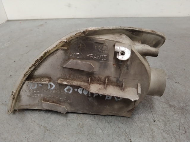 RENAULT 7700831467 Piloto intermitente derecho  en stock Terrassa