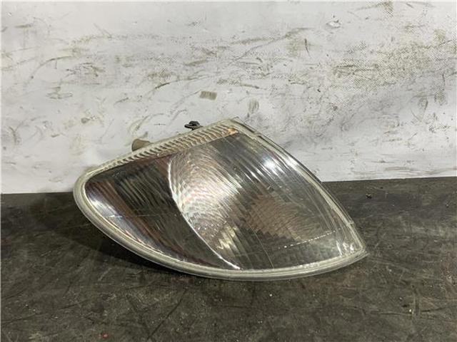7700831467 RENAULT Piloto intermitente derecho  comprar en Lleida
