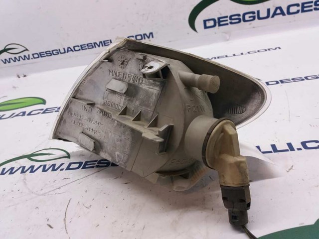 RENAULT 7700831467 Piloto intermitente derecho  en stock Terrassa