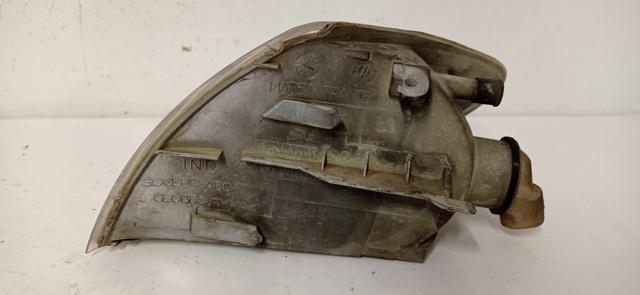 RENAULT 7700831467 Piloto intermitente derecho  comprar en Ponferrada