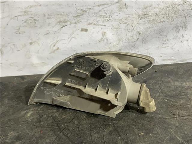 7700831467 Piloto intermitente derecho  en stock Sabadell
