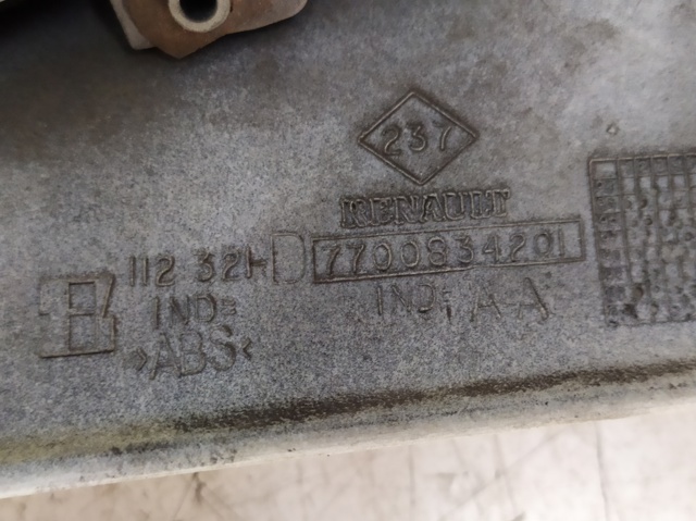 7700834201 Rejilla derecha del radiador  comprar en Zaragoza