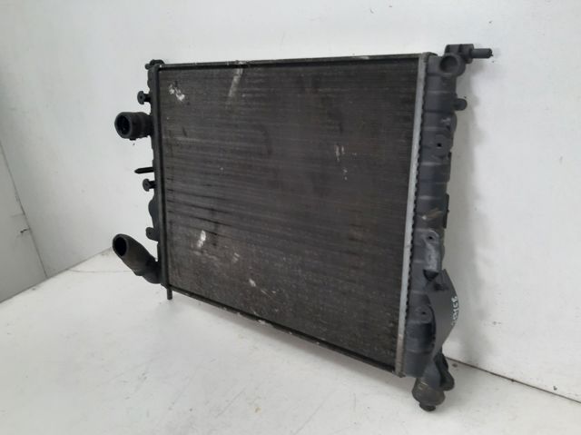 7700836301 Radiador de refrigeración del motor  disponible Utrera