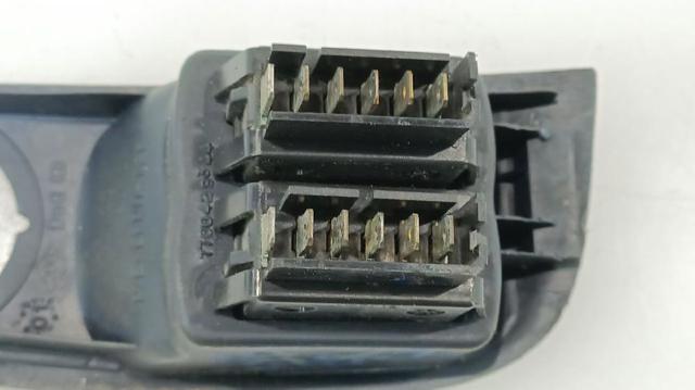 7700838099 RENAULT Unidad de control de elevalunas delantero derecho  en stock Córdoba