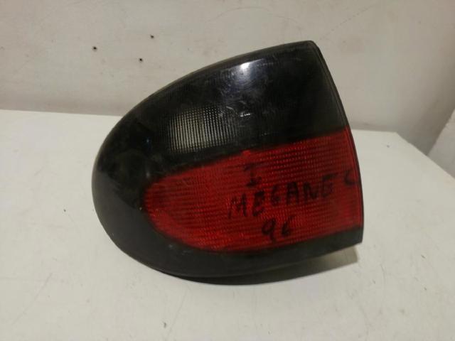 Piloto trasero exterior izquierdo 7700838530 RENAULT