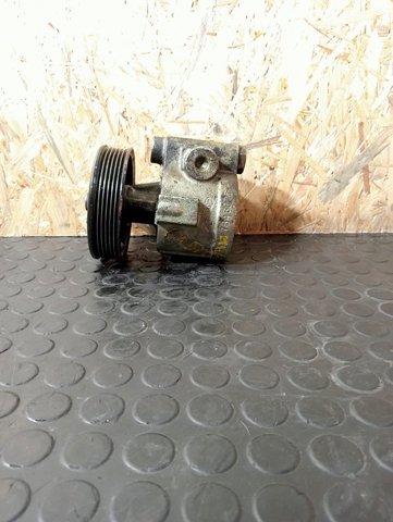 7700840106 RENAULT Bomba de dirección  en stock Gandía