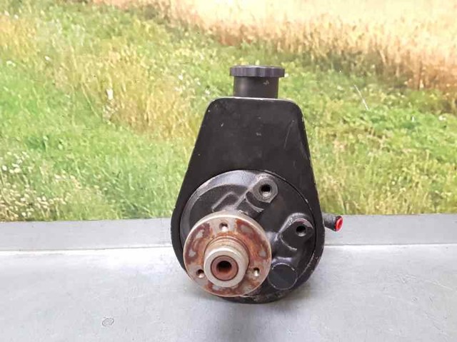 7700840724 RENAULT Bomba de dirección asistida  disponible Vigo