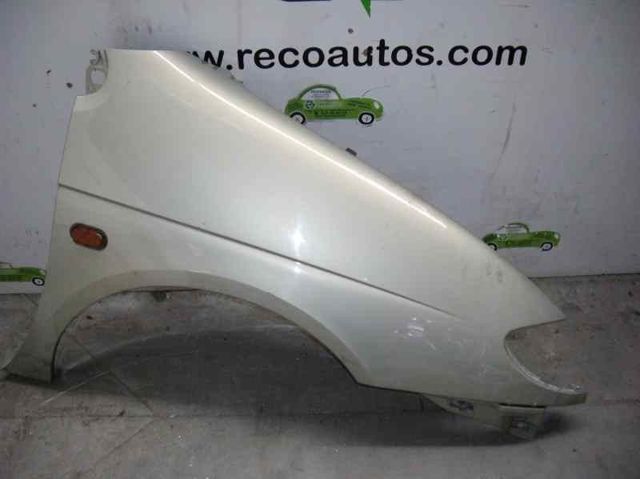 Guardabarros delantero derecho 7700844960 Renault (RVI)