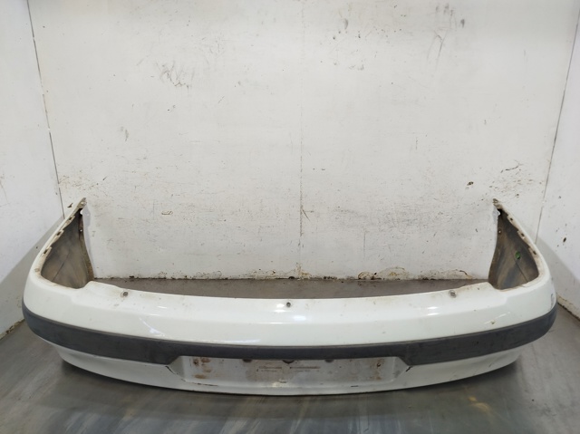 Paragolpes trasero Renault Megane I (DA0, DA1)