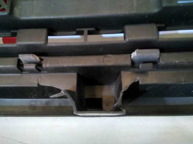 RENAULT 7700846870 Parrilla  en stock Salamanca