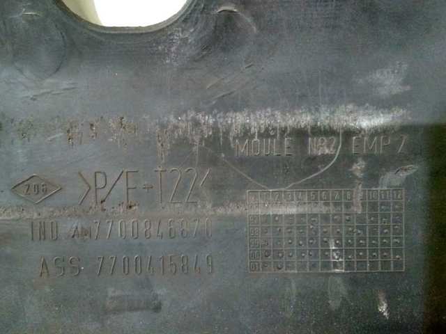 7700846870 Parrilla  en stock Castellón