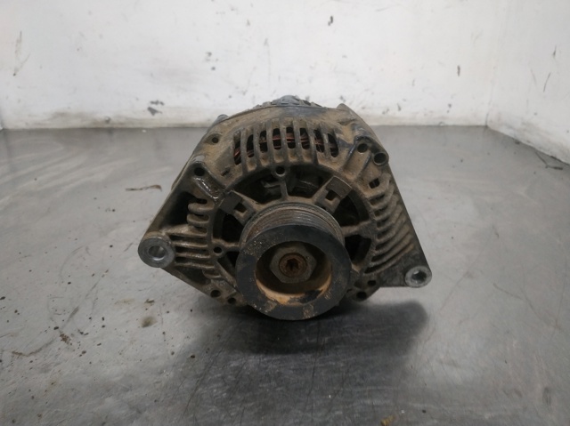 RENAULT 7700857073 Alternador  en stock Salamanca