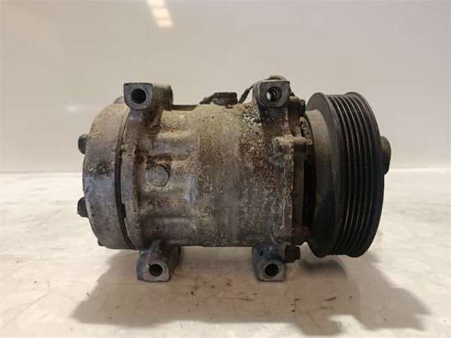7700857907F RENAULT Compresor de aire acondicionado  en stock Gandía