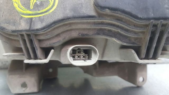 7701038262 RENAULT Faro derecho  comprar en Lleida