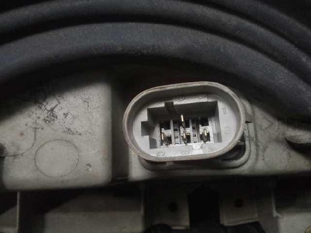 7701038269 Faro izquierdo  disponible Málaga
