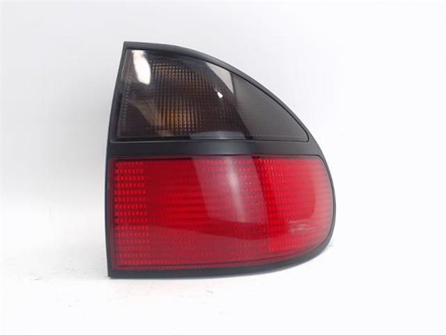 7701038274 Piloto trasero derecho  en stock Sabadell